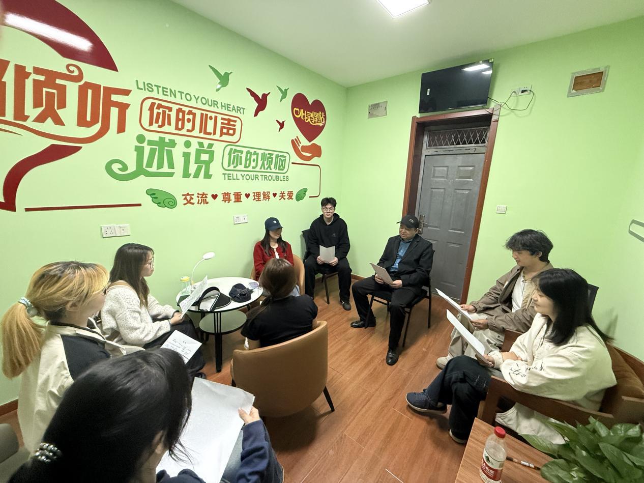 以剧育心   以情润心