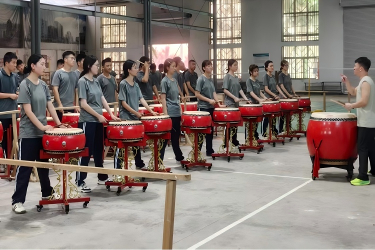 鼓韵铸魂    匠心育人